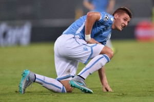 milinkovic-savic-disteso-lazio-champions-league-agosto-2015-ifa