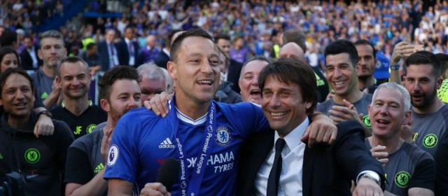 Cala il sipario in Premier. Conte migliore allenatore