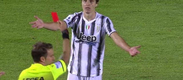 Juve brutta, a Crotone è solo 1-1